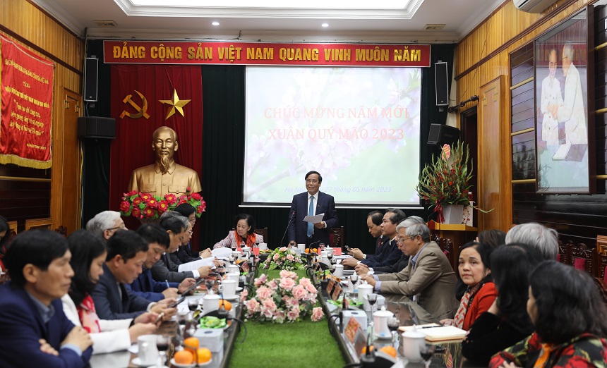 Đ/c Nguyễn Thanh Bình thông tin một số kết quả nổi bật trong công tác Hội.