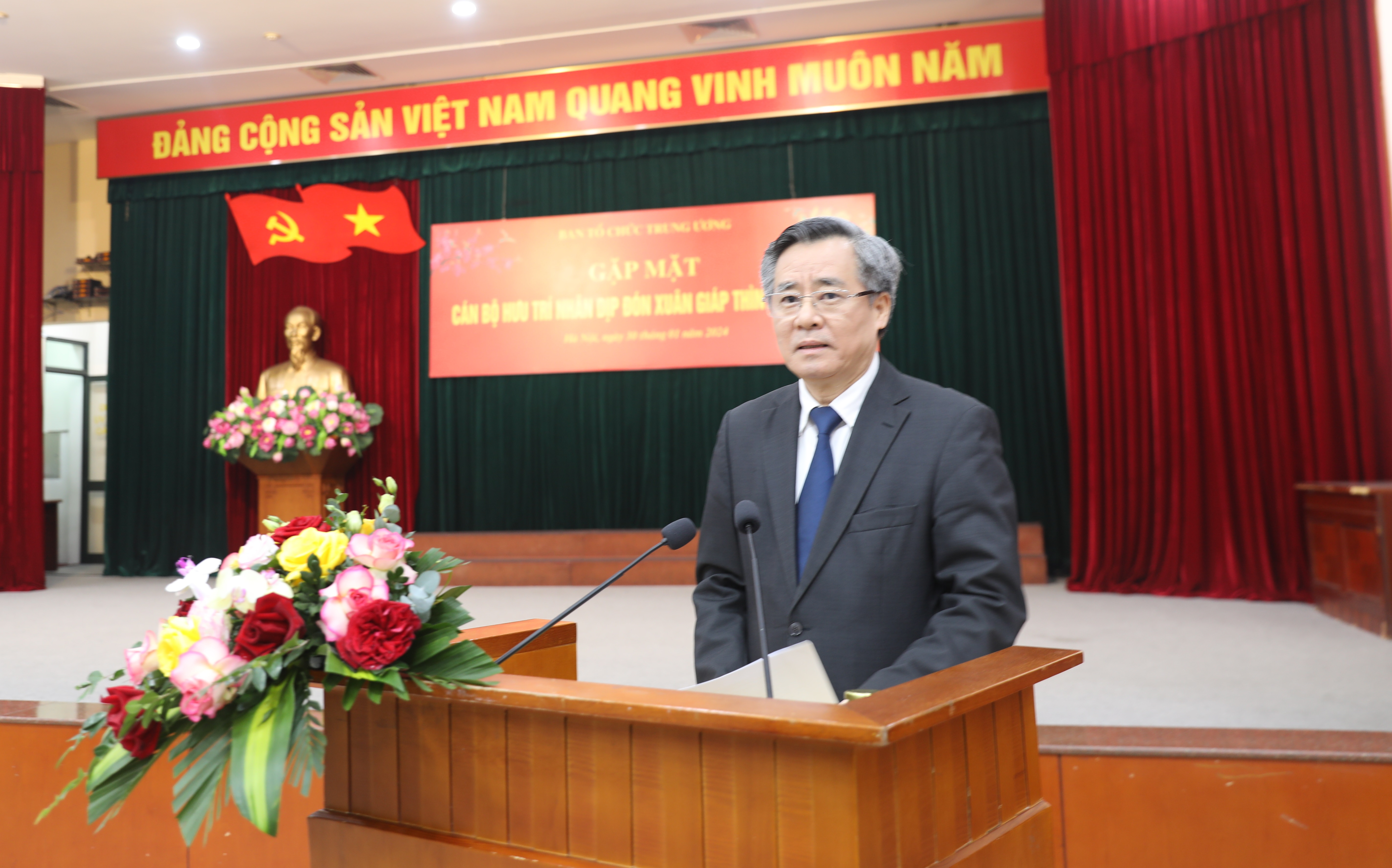 Đ/c Nguyễn Quang Dương phát biểu tại buổi gặp.