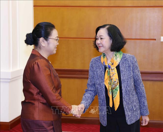 hường trực Ban Bí thư, Trưởng Ban Tổ chức Trung ương Trương Thị Mai tiếp Đại sứ Lào tại Việt Nam Khamphao Ernthavanh.