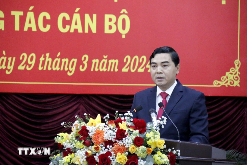 Đồng chí Nguyễn Hoài Anh, Bí thư Tỉnh ủy Bình Thuận nhiệm kỳ 2020-2025 phát biểu nhận nhiệm vụ. (Ảnh: Nguyễn Thanh/TTXVN.