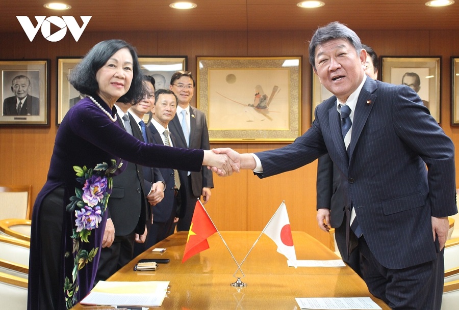 Đồng chí Trương Thị Mai hội kiến với ông Motegi Toshimitsu, Tổng thư ký Đảng LDP.