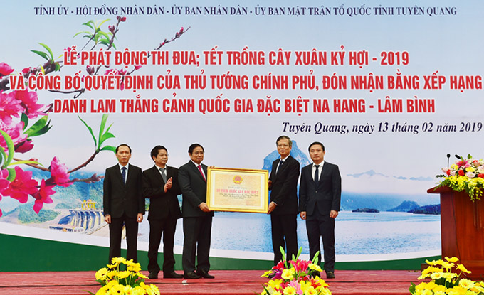 Tạp Chí Xây Dựng Đảng Đồng Chí Phạm Minh Chính Ủy Viên