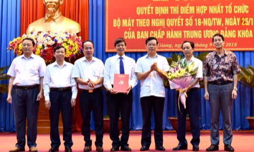 Hà Giang công bố quyết định thí điểm hợp nhất tổ chức bộ máy theo Nghị quyết 18-NQ/TW của BCH T.Ư Đảng