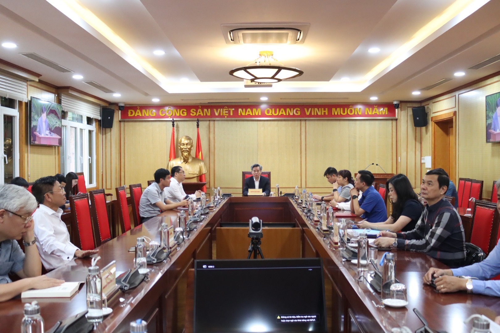 Buổi học tập quán triệt tại điểm cầu