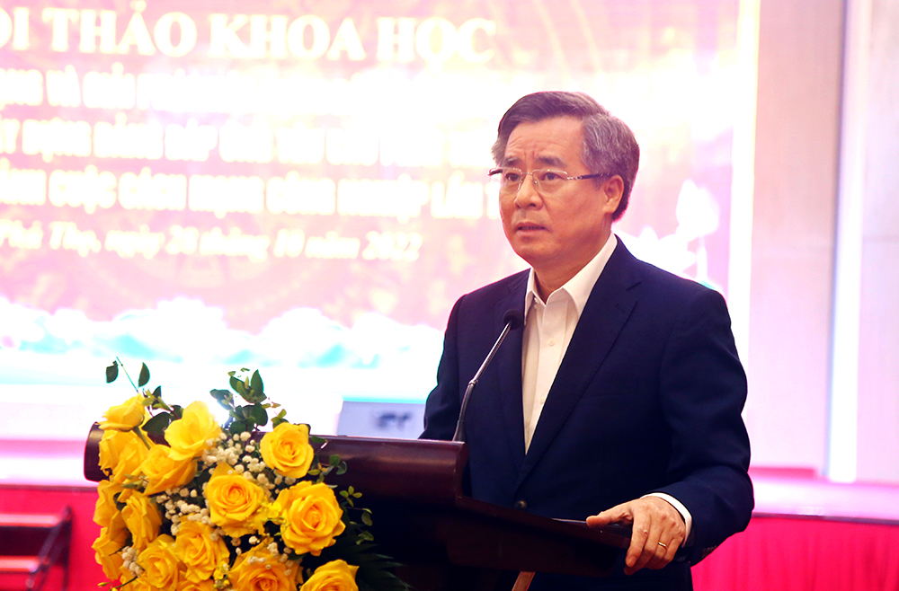 Đồng chí Nguyễn Quang Dương, Ủy viên Trung ương Đảng, Phó trưởng Ban Tổ chức Trung ương phát biểu tại Hội thảo.