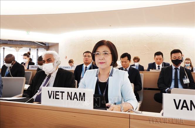 Đại sứ, Trưởng phái đoàn thường trực Việt Nam bên cạnh Liên hợp quốc, WTO và các tổ chức quốc tế khác tại Giơ-ne-vơ Lê Thị Tuyết Mai dẫn đầu Đoàn đại biểu Việt Nam tham dự Khóa họp lần thứ 51 của Hội đồng Nhân quyền LHQ. Ảnh: TTXVN