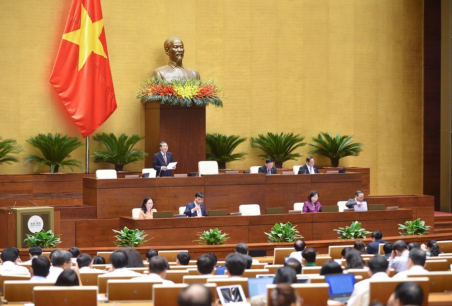 Phó Chủ tịch Quốc hội Nguyễn Đức Hải điều hành Phiên thọp sáng ngày 1-11-2022.