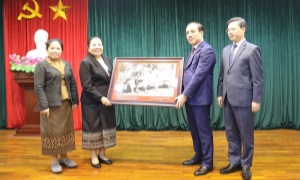 Đoàn đại biểu Ban Tổ chức Trung ương Đảng NDCM Lào làm việc tại Tuyên Quang