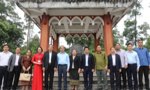 Đoàn đại biểu Ban Tổ chức Trung ương Đảng Nhân dân Cách mạng Lào thăm Khu di tích lịch sử cách mạng Lào tại Tuyên Quang