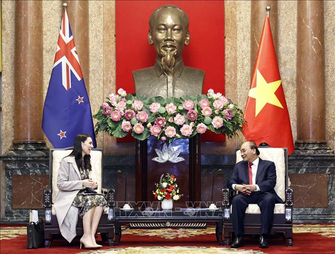 Chủ tịch nước Nguyễn Xuân Phúc tiếp Thủ tướng Niu Di-lân Jacinda Ardern. Ảnh: Thống Nhất (TTXVN)