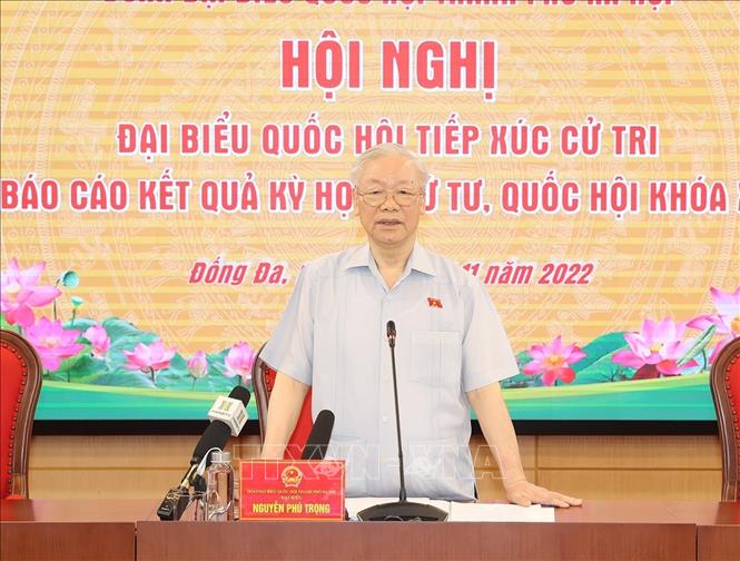 Tổng Bí thư Nguyễn Phú Trọng phát biểu tại buổi tiếp xúc cử tri ở quận Đống Đa. Ảnh: Trí Dũng/TTXVN.