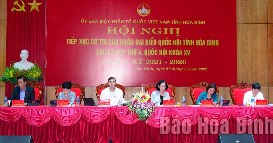 Đoàn đại biểu Quốc hội tỉnh Hoà Bình tại buổi tiếp xúc cử tri TP. Hòa Bình sau Kỳ họp thứ tư, Quốc hội khóa XV, nhiệm kỳ 2021-2026.