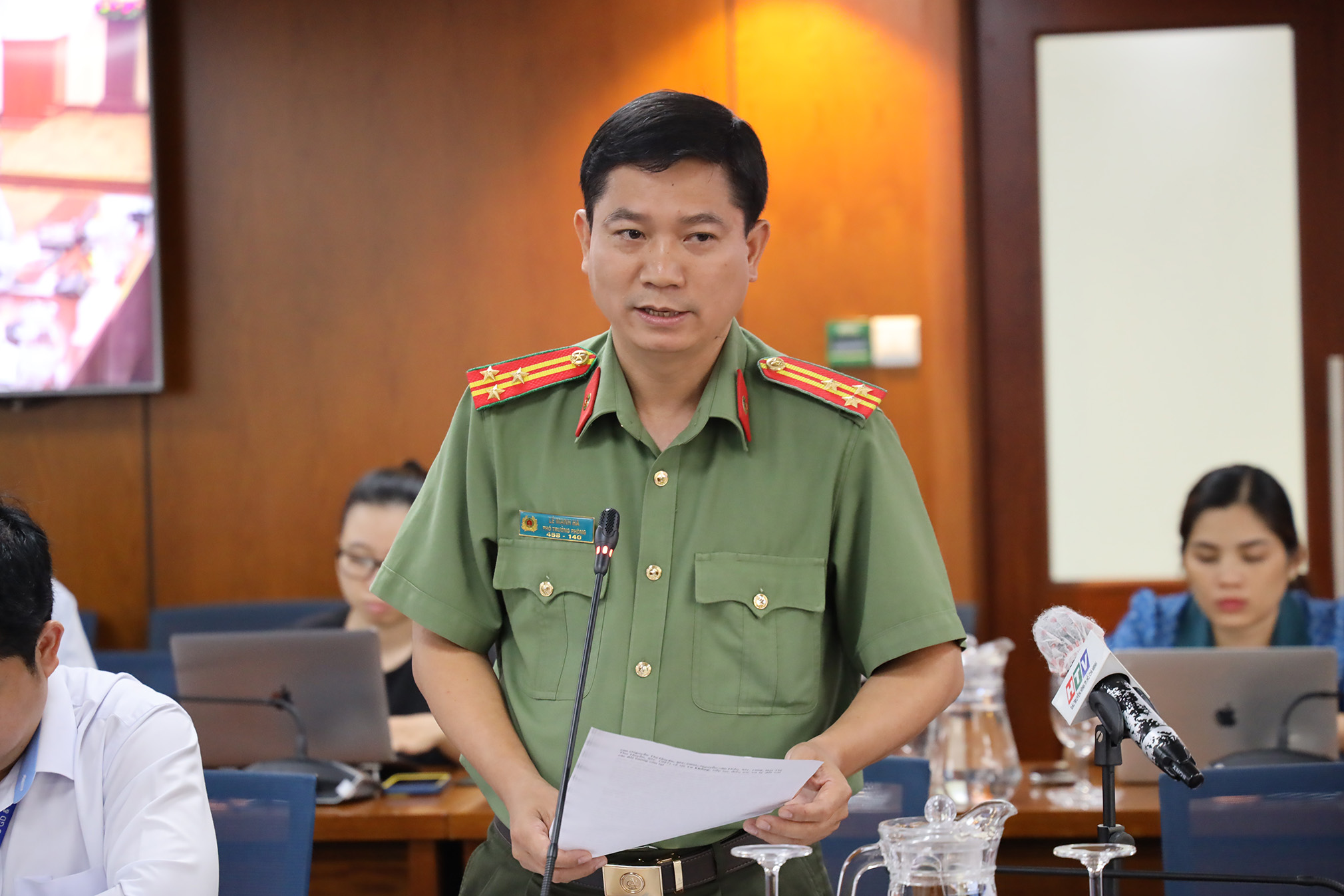 Thượng tá Lê Mạnh Hà - Phó Trưởng phòng tham mưu Công an TP. Hồ Chí Minh phát biểu (Ảnh: HH).