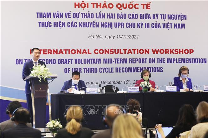 Hội thảo tham vấn lần thứ hai về dự thảo Báo cáo giữa kỳ tự nguyện thực hiện các khuyến nghị theo Cơ chế UPR chu kỳ III của Việt Nam. Ảnh: TTXVN