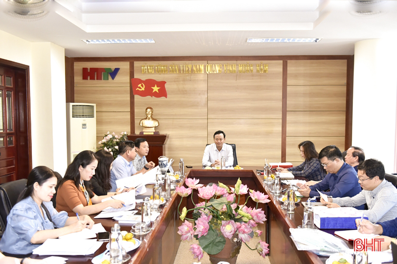 Trưởng Ban Tuyên giáo Tỉnh ủy, Trưởng Ban tổ chức Giải Búa liềm vàng cấp tỉnh Hà Tĩnh lần thứ V - năm 2022 Hà Văn Hùng chủ trì cuộc họp.