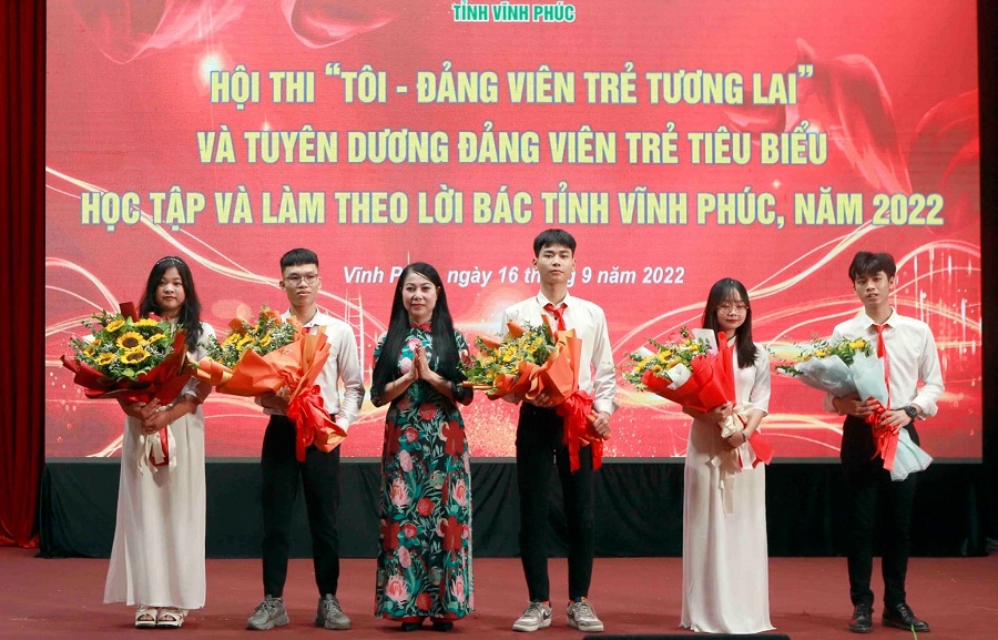 Tuyên dương đảng viên trẻ tiêu biểu trong học tập và làm theo lời Bác tỉnh Vĩnh Phúc năm 2022.