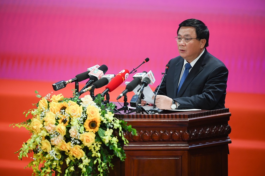 Đồng chí Nguyễn Xuân Thắng, Ủy viên Bộ Chính trị, Giám đốc Học viện Chính trị quốc gia Hồ Chí Minh phát biểu đề dẫn Hội thảo.
