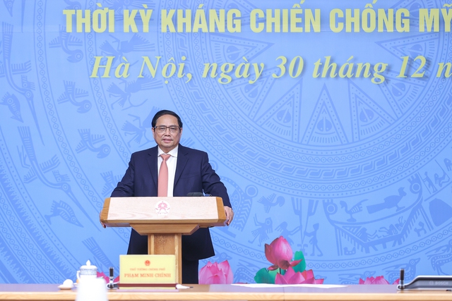 Thủ tướng nhấn mạnh, trong cuộc đấu tranh phòng, chống gián điệp biệt kích và chống chiến tranh phá hoại của địch, nhiều tấm gương dũng cảm chiến đấu, chấp nhận hy sinh của cán bộ, chiến sĩ CAND đã trở thành biểu tượng cao đẹp của chủ nghĩa anh hùng cách mạng - Ảnh: VGP/Nhật Bắc.