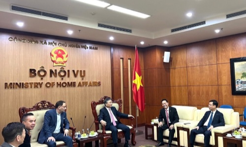 Đoàn doanh nghiệp Van-cu-vơ (Ca-na-đa) thăm lãnh đạo Bộ Nội vụ Việt Nam