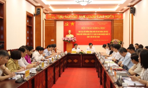 Hội thảo khoa học về đào tạo, bồi dưỡng công chức đủ khả năng làm việc trong môi trường quốc tế