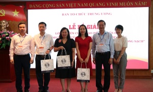 Bế giảng lớp nghiên cứu trao đổi chuyên đề “Kinh nghiệm của Đảng Cộng sản Trung Quốc về xây dựng Đảng và hệ thống chính trị trong sạch”