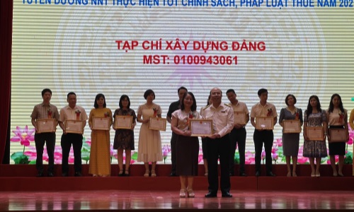 Tạp chí Xây dựng Đảng được vinh danh tại Hội nghị tuyên dương, khen thưởng người nộp thuế thực hiện tốt chính sách, pháp luật thuế năm 2021