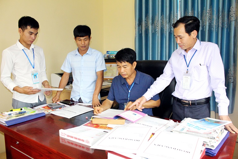 Cán bộ, công chức xã Tam Quan (Tam Đảo, Vĩnh Phúc) được đào tạo nâng cao trình độ, góp phần thực hiện tốt nhiệm vụ chuyên môn. Ảnh: Dương Hà