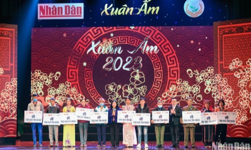 "Xuân ấm" với những mảnh đời khó khăn