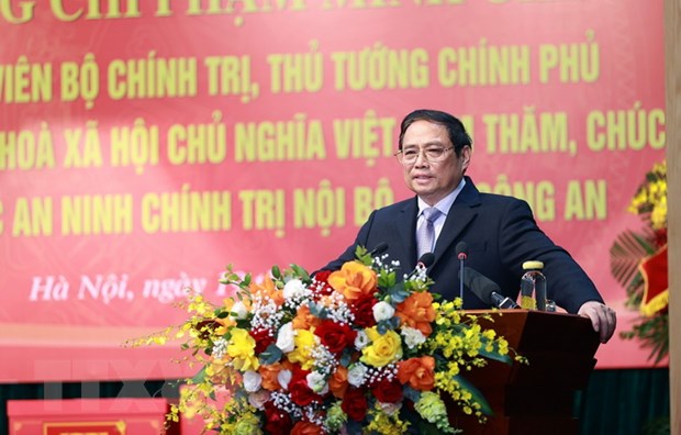 Thủ tướng Phạm Minh Chính chúc Tết cán bộ, chiến sỹ Cục An ninh Chính trị nội bộ-Bộ Công an. (Ảnh: Dương Giang/TTXVN).