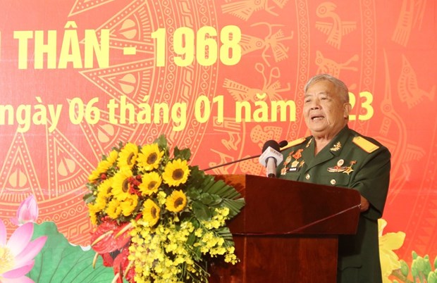 Ông Phan Văn Hôn, chiến đấu viên đội 5 Biệt động Sài Gòn tấn công Dinh Độc Lập tết Mậu Thân 1968, chia sẻ tại buổi họp mặt. (Ảnh: Thu Hương/TTXVN).