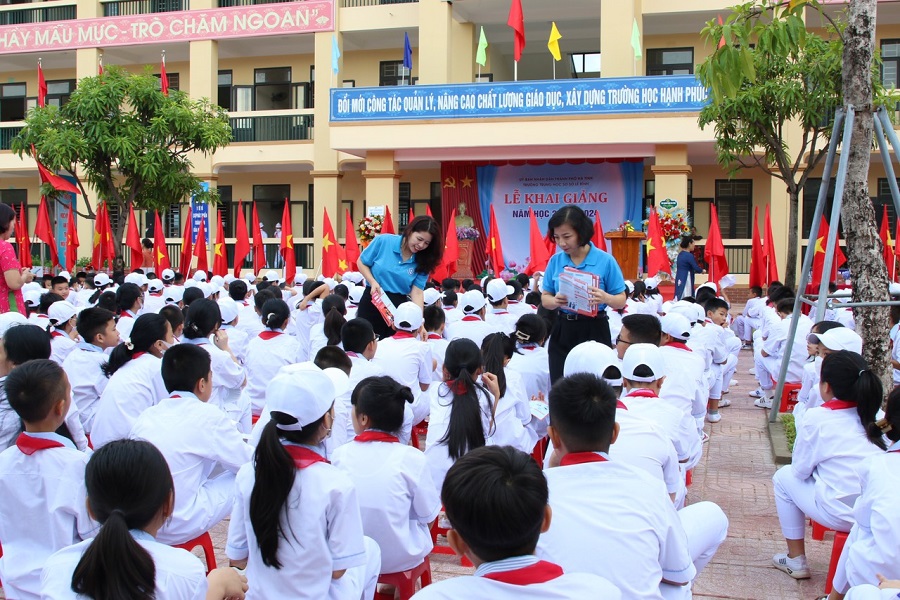 BHXH Hà Tĩnh tuyên truyền chính sách BHYT.