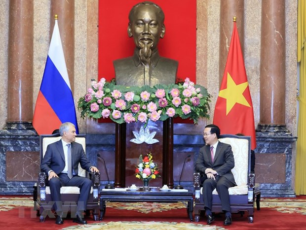 Chủ tịch nước Võ Văn Thưởng tiếp Chủ tịch Duma Quốc gia Nga Vyacheslav Viktorovich Volodin. (Ảnh: Thống Nhất/TTXVN).