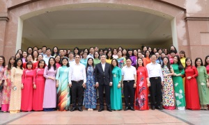 Ban Tổ chức Trung ương gặp mặt cán bộ nữ nhân kỷ niệm 93 năm Ngày thành lập Hội Liên hiệp Phụ nữ Việt Nam và 13 năm Ngày Phụ nữ Việt Nam