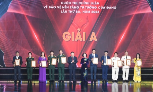 Thường trực Ban Bí thư, Trưởng Ban Tổ chức Trung ương Trương Thị Mai dự Lễ trao giải Cuộc thi Chính luận về bảo vệ nền tảng tư tưởng của Đảng lần thứ 3