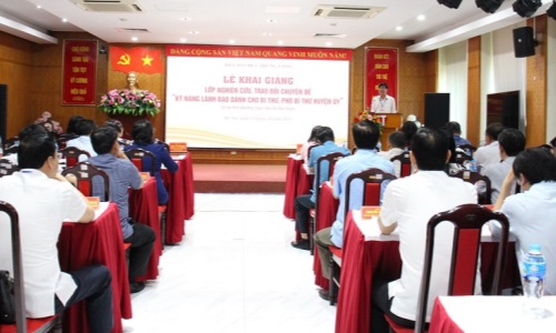 Khai giảng Lớp nghiên cứu, trao đổi chuyên đề "Kỹ năng lãnh đạo dành cho bí thư, phó bí thư huyện ủy"