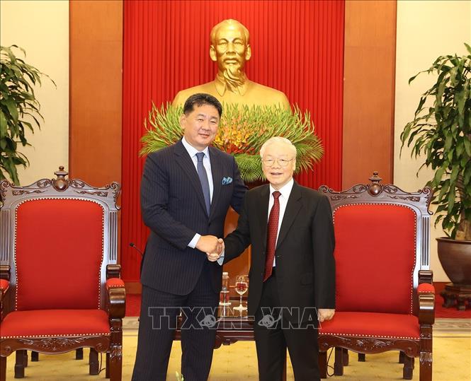 Tổng Bí thư Nguyễn Phú Trọng tiếp Tổng thống Mông Cổ Ukhnaagiin Khurelsukh thăm cấp Nhà nước tới Việt Nam.