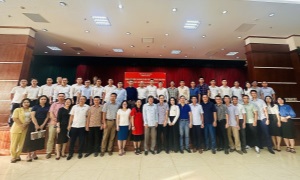 Trao thưởng một số cá nhân tại Lào đoạt giải Cuộc thi bảo vệ nền tảng tư tưởng của Đảng