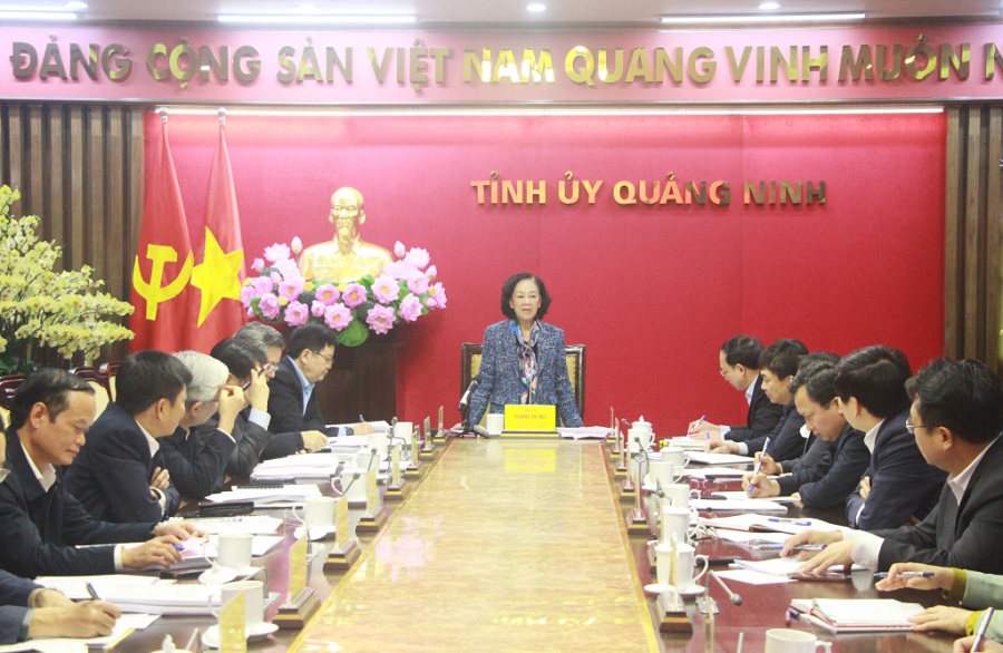 Quang cảnh buổi làm việc.