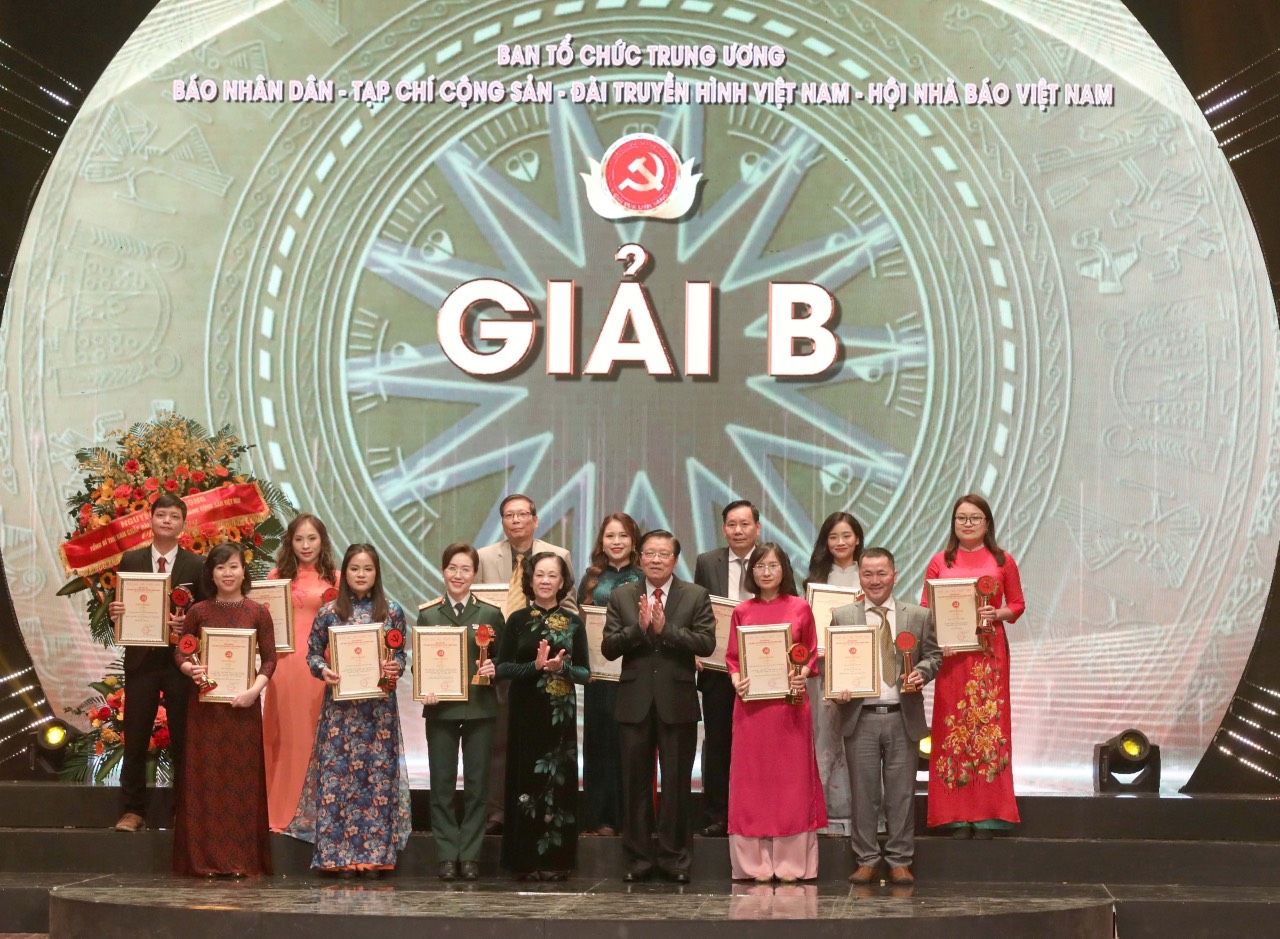 Tác giả đoạt Giải B - Giải Búa liềm vàng 2022