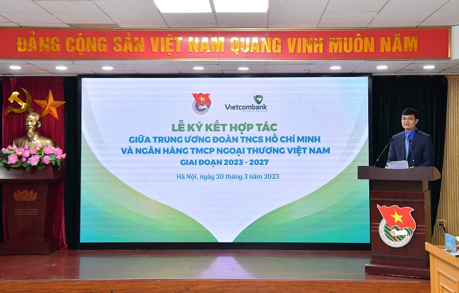 Đ/c Bùi Quang Huy - Ủy viên dự khuyết BCH Trung ương Đảng, Bí thư thứ nhất BCH Trung ương Đoàn phát biểu tại Lễ ký kết.