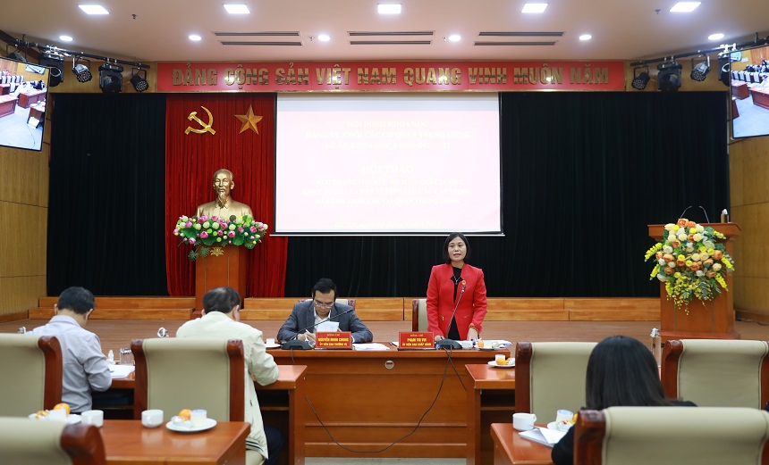 Đ/c Phạm Thị Vui phát biểu đề dẫn hội thảo.