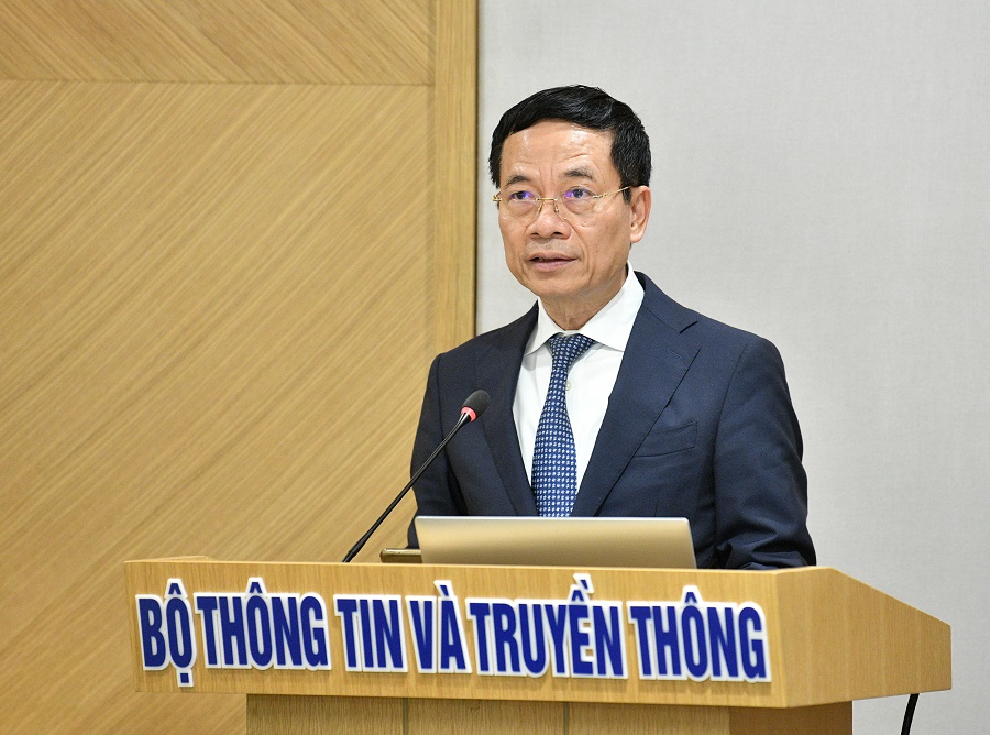 Bộ trưởng Bộ Thông tin và Truyền thông Nguyễn Mạnh Hùng phát biểu tiếp thu ý kiến chỉ đạo của Chủ tịch Quốc hội
