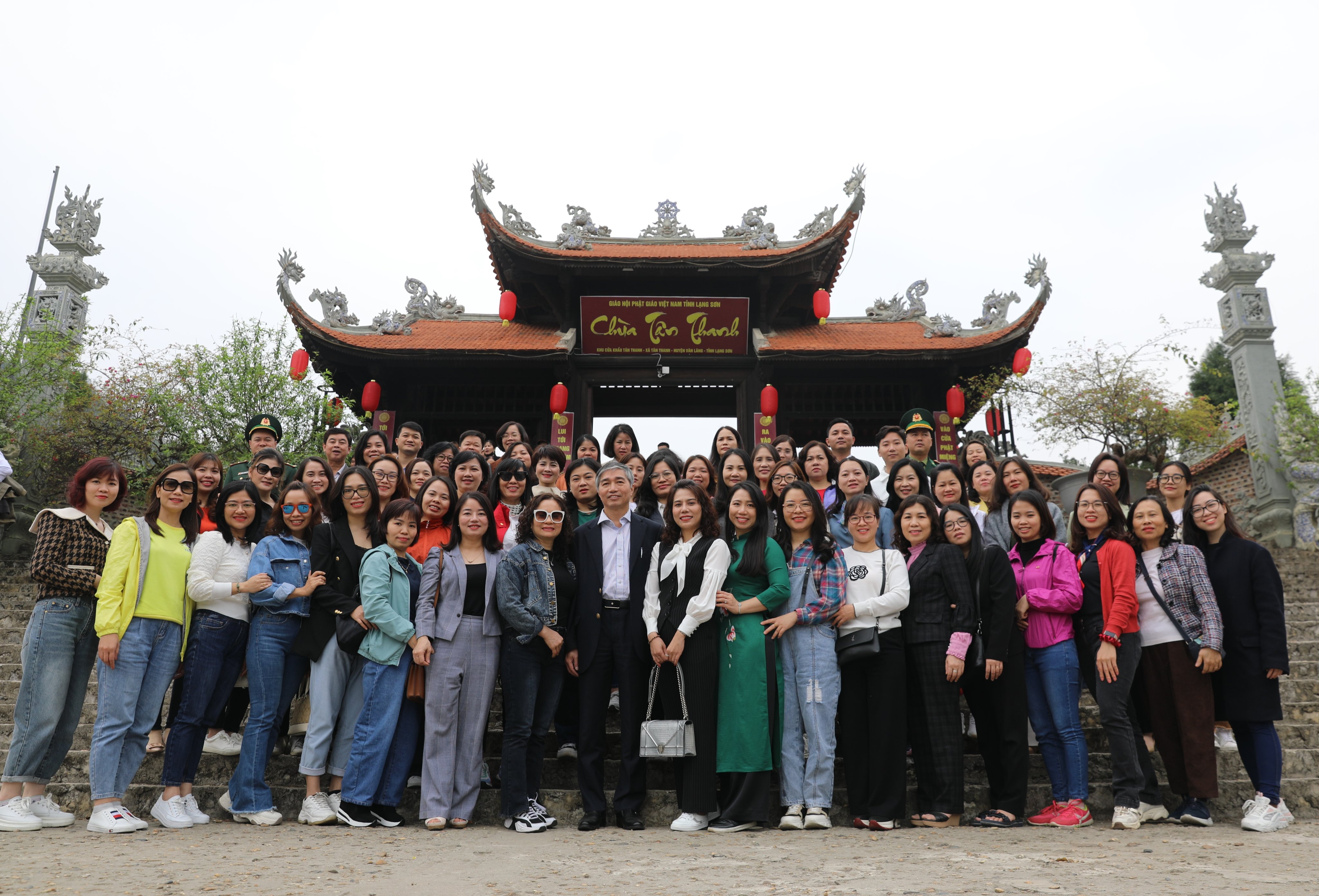 Công đoàn, Nữ công Ban Tổ chức Trung ương tham quan chùa Tân Thanh