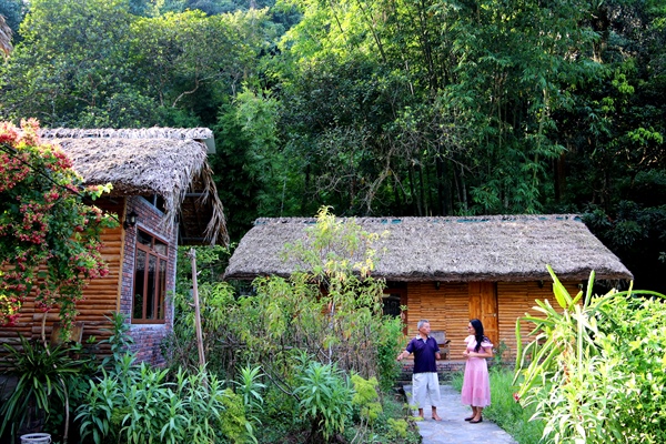 Ông Nguyễn Văn Cậy giới thiệu về Cậy's Homestay tại thôn Tha, xã Phương Độ, TP Hà Giang (Hà Giang).