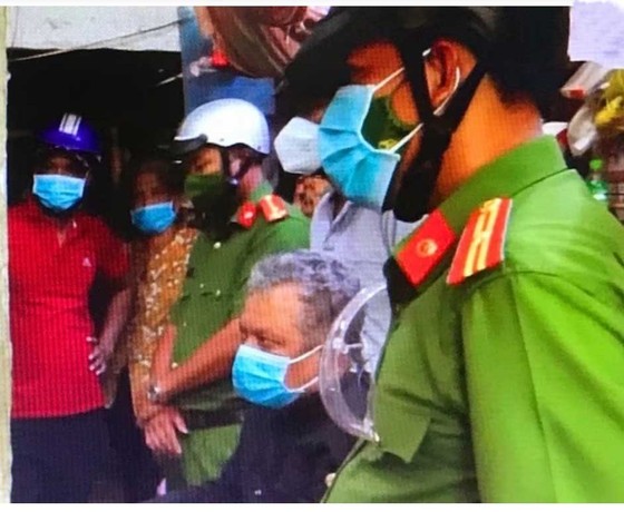 Công an huyện Trà Cú (tỉnh Trà Vinh) khởi tố và bắt tạm giam Thạch Rien (61 tuổi, ở Trà Cú) về hành vi thường xuyên đăng tải, chia sẻ biểu tượng, tài liệu liên quan đến tổ chức phản động ở nước ngoài.