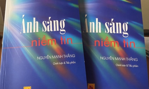 Đọc sách để cùng “tự soi, tự sửa”