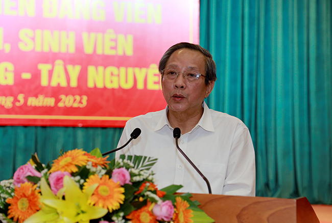 Đồng chí Hoàng Đăng Quang, Ủy viên Trung ương Đảng, Phó Trưởng Ban Tổ chức Trung ương phát biểu khai mạc Hội thảo.