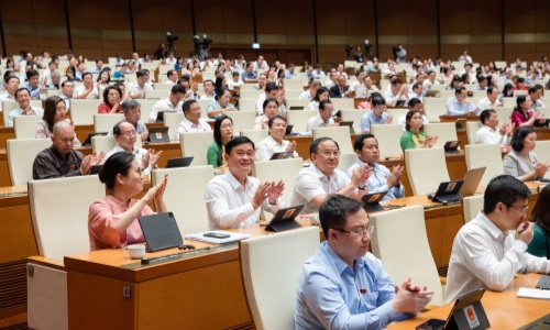 Thông cáo báo chí số 18 Kỳ họp thứ năm, Quốc hội khóa XV