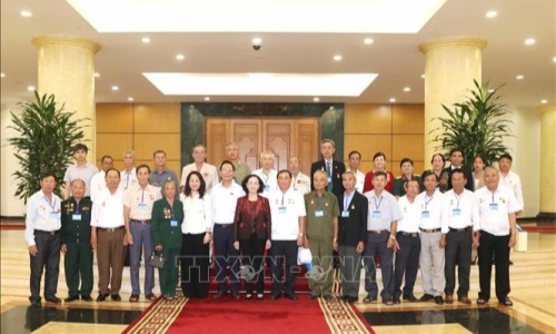 Thường trực Ban Bí thư Trương Thị Mai tiếp Đoàn người có công tỉnh Đắk Nông