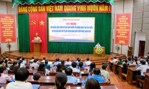 Hậu Giang: Tập huấn kỹ năng sáng tạo tác phẩm dự thi Giải báo chí về xây dựng Đảng